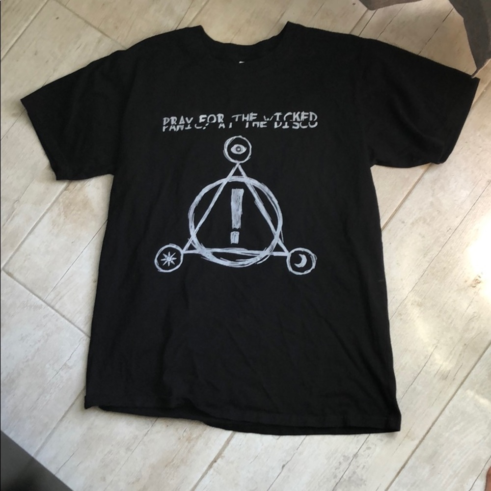Panic at the Disco pray for the wicked tour shirt